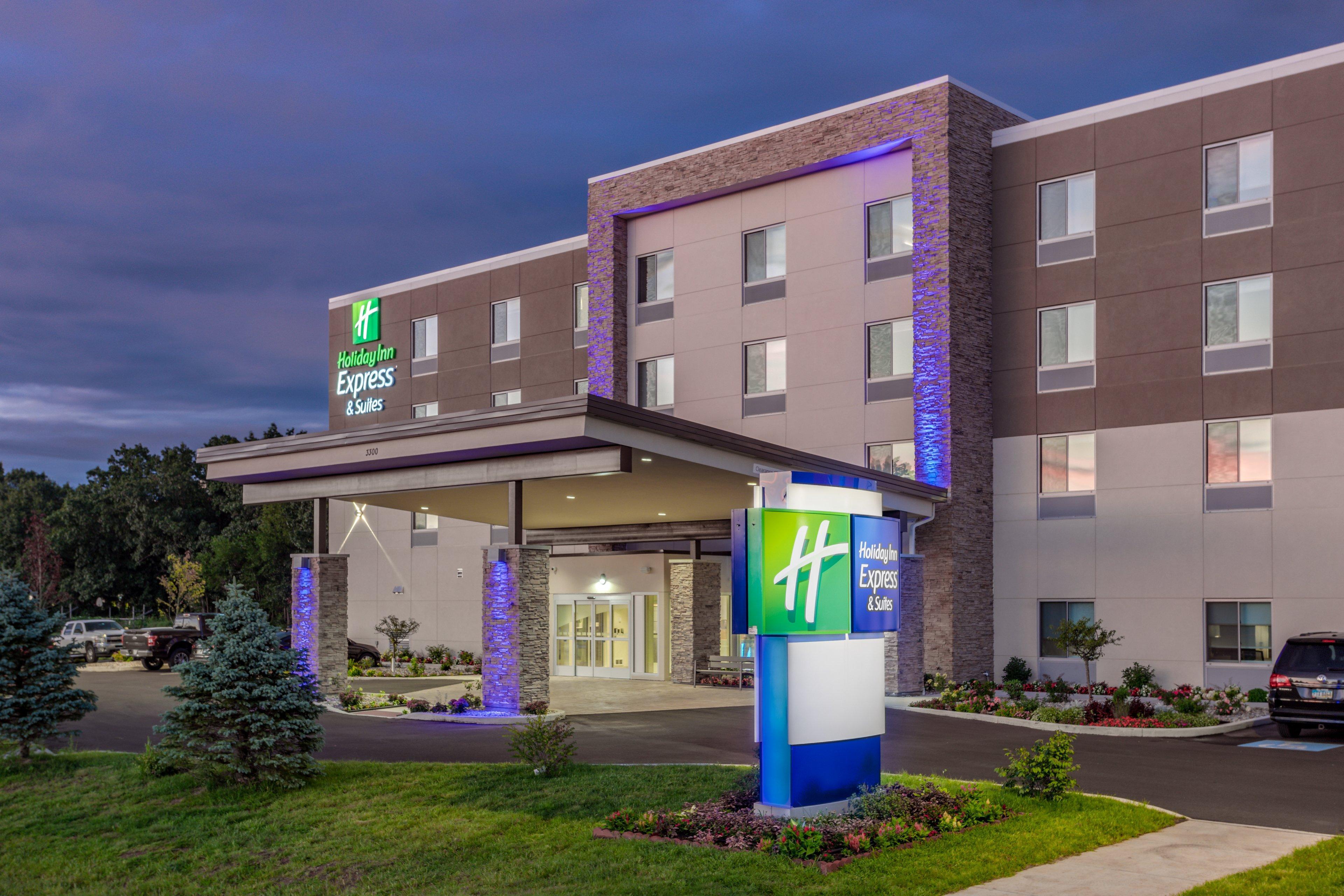 Holiday Inn Express & Suites - Elkhart North By Ihg Экстерьер фото