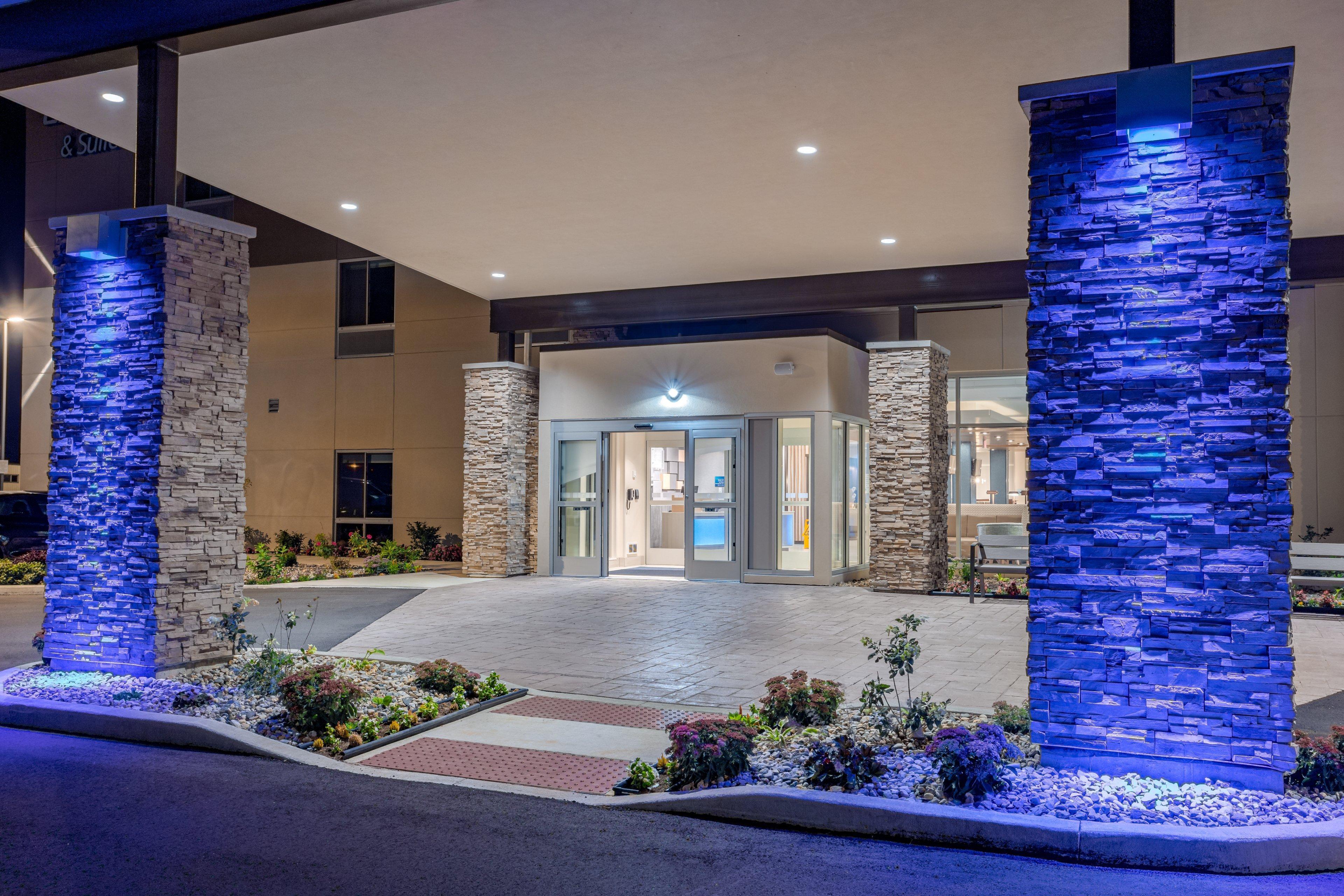 Holiday Inn Express & Suites - Elkhart North By Ihg Экстерьер фото