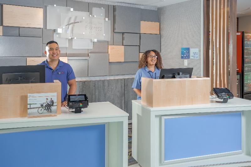 Holiday Inn Express & Suites - Elkhart North By Ihg Экстерьер фото